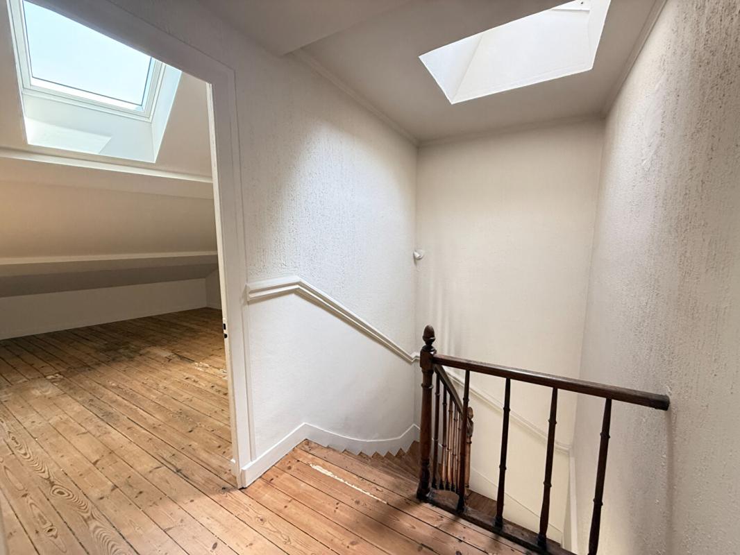 ANGOULEME Maison de ville 6 pièces 16