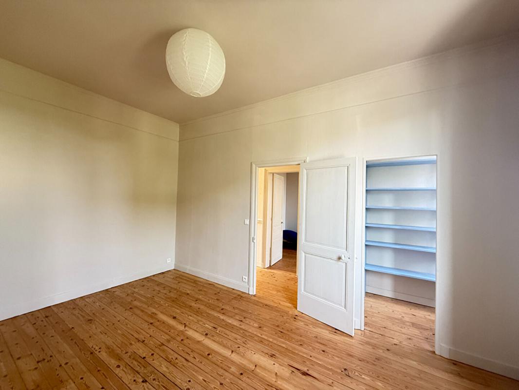 ANGOULEME Maison de ville 6 pièces 7