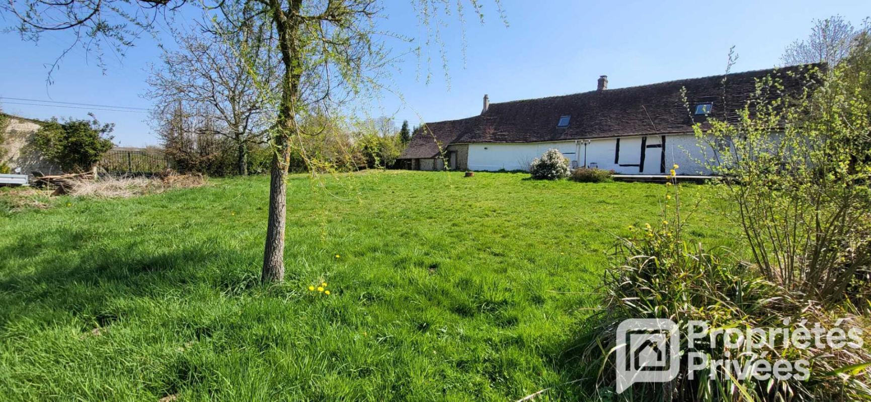 SAINT-MAURICE-LES-CHARENCEY Longère Vue prairie 13