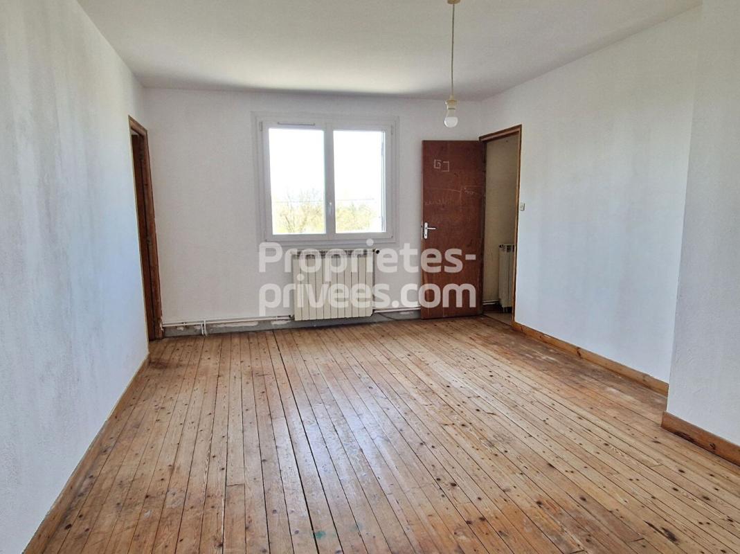 SAINT-ANDRE-DE-CUBZAC Maison fort potentiel 5