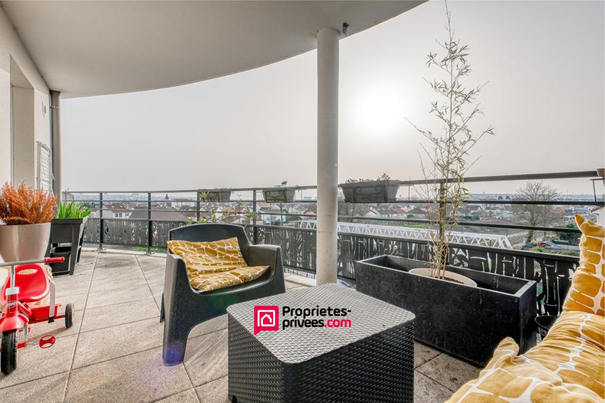 GAGNY Très beau 4 pièces lumineux avec terrasse 22 m² et parking ? Gare RER E à pied 8