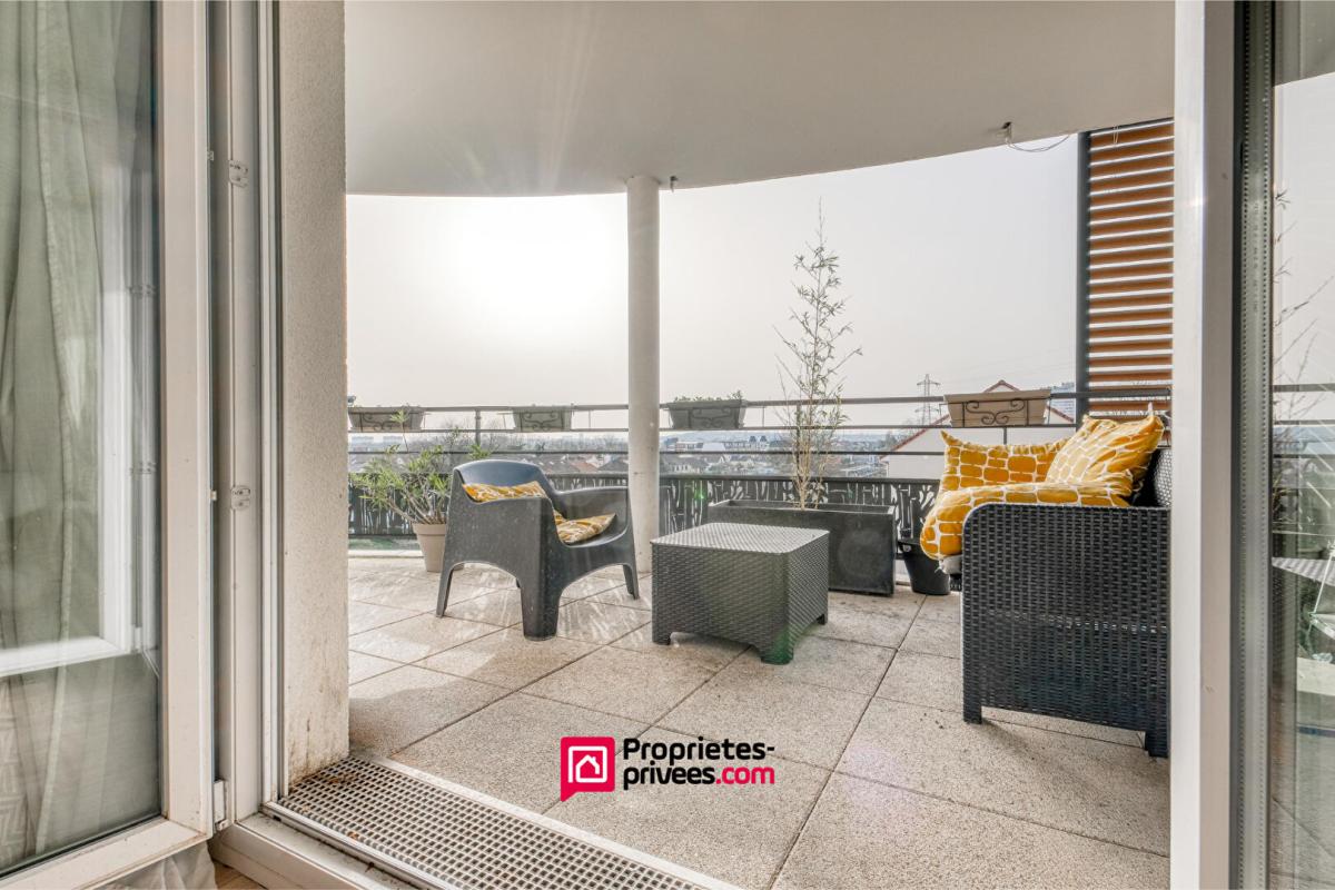 GAGNY Très beau 4 pièces lumineux avec terrasse 22 m² et parking ? Gare RER E à pied 9