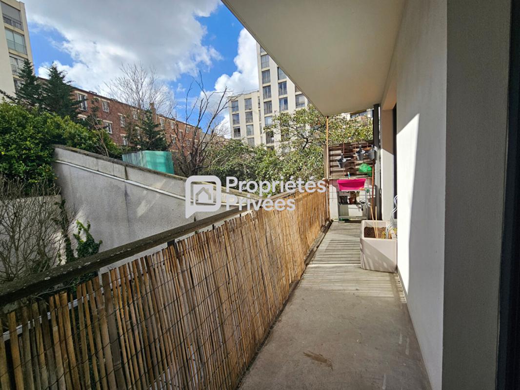 PARIS-18E-ARRONDISSEMENT Paris 18ème - Marché de l'Olive - Superbe 2 pièces de 47.17m² loi Carrez avec balcon et parking 15