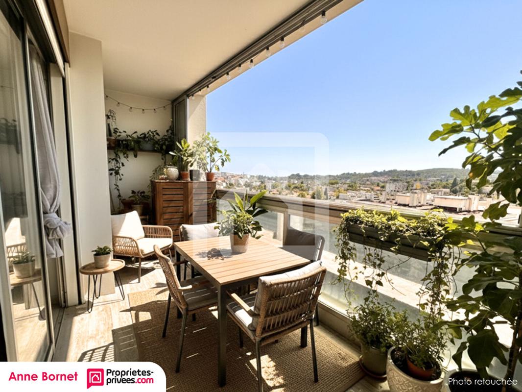 LE CANNET Appartement 4 pièces 89 m2 avec 3 loggias, parking au sous-sol 1