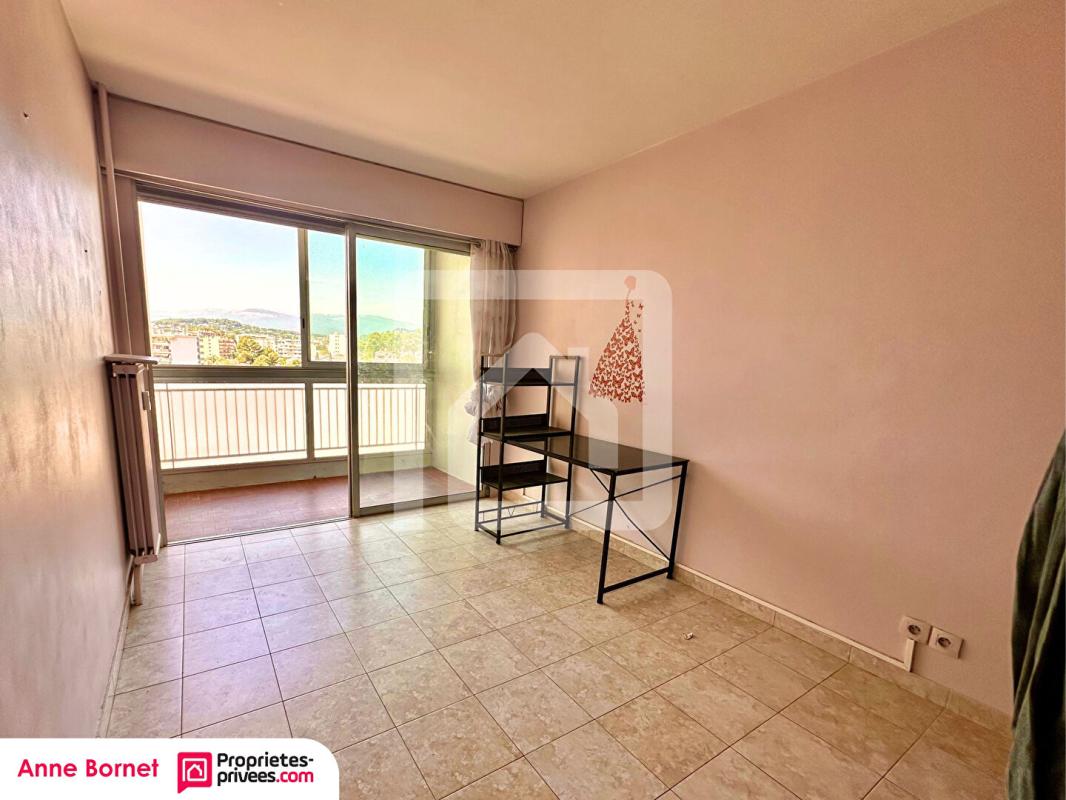 LE CANNET Appartement 4 pièces 89 m2 avec 3 loggias, parking au sous-sol 12