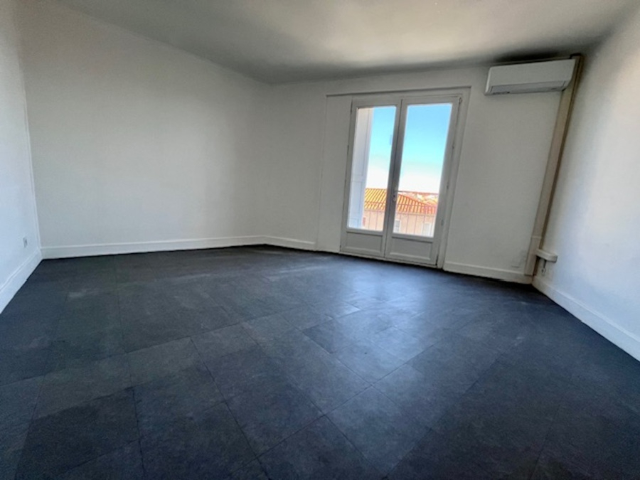 PERPIGNAN Charmant T3 de 68 m²  au 4 ème étage avec ascenseur et balcon 1