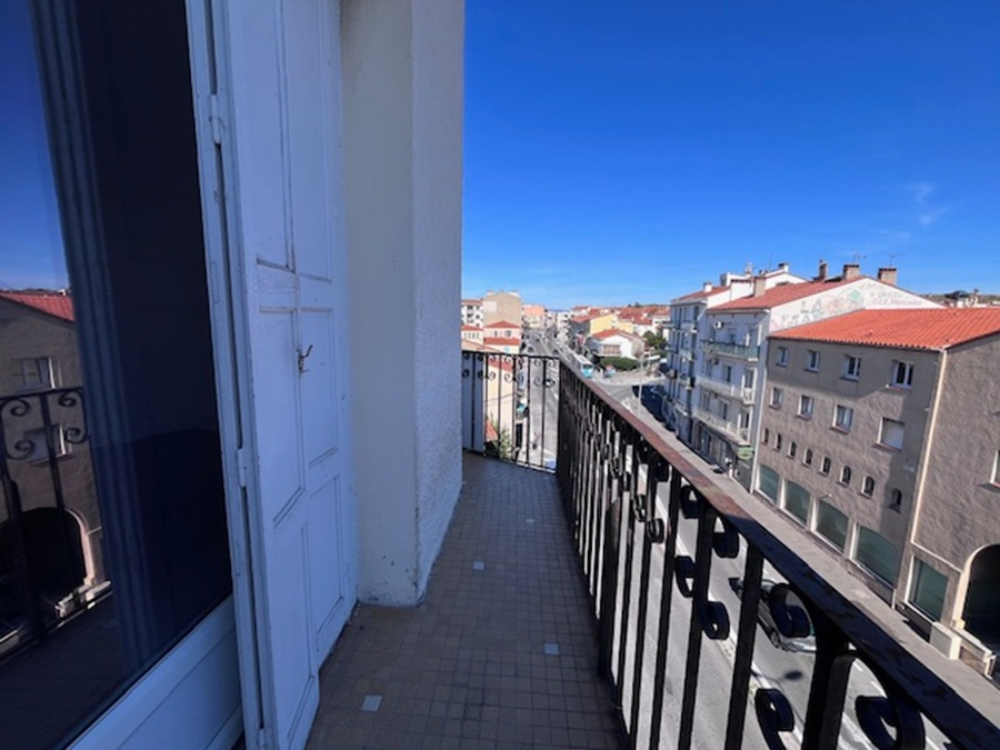 PERPIGNAN Charmant T3 de 68 m²  au 4 ème étage avec ascenseur et balcon 2