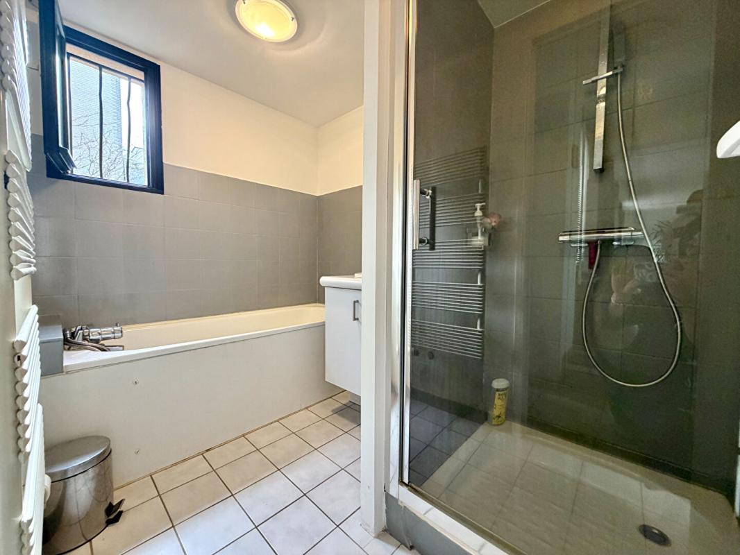 VITRY-SUR-SEINE Maison Vitry-Sur-Seine limite Villejuif proche métro 11