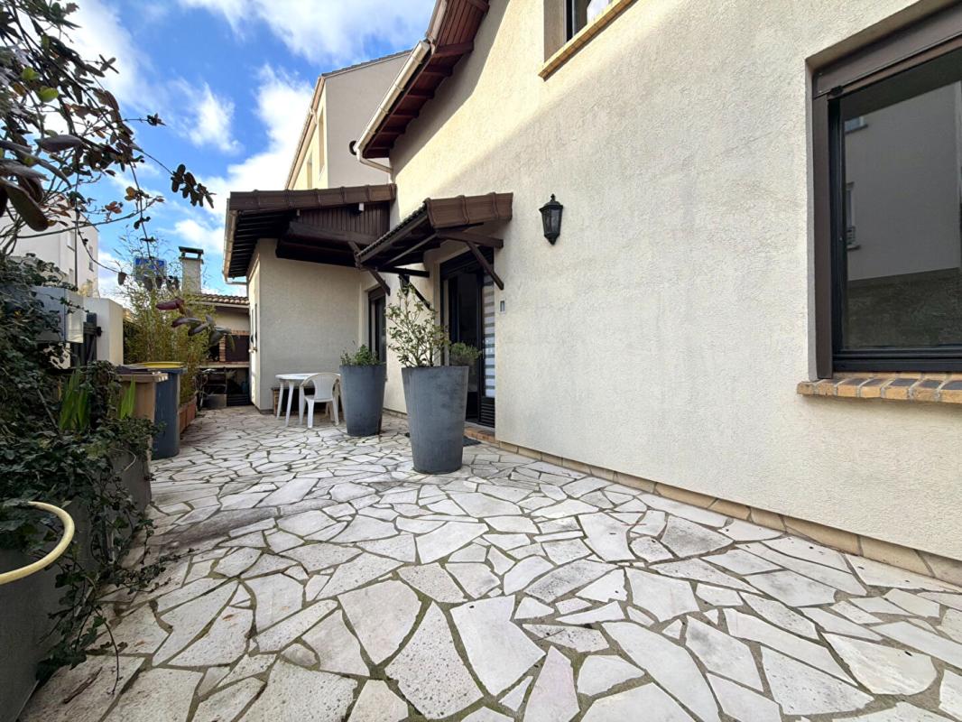 VITRY-SUR-SEINE Maison Vitry-Sur-Seine limite Villejuif proche métro 6