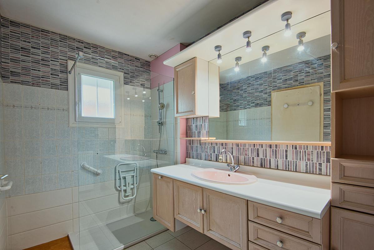 BOUGUENAIS Maison Bouguenais 4 pièce(s) 0103 m2 13