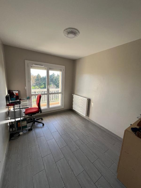 VALENCE Appartement Valence 5 pièce(s) 83 m2, garage, cave 10