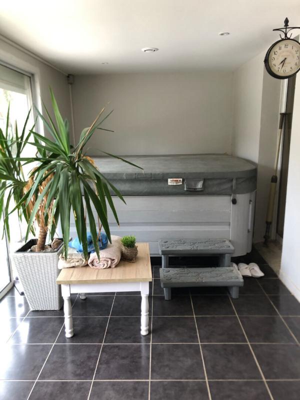 CHATEAUNEUF-SUR-ISERE Maison Chateauneuf Sur Isere 10 pièce(s) 338 m2 16