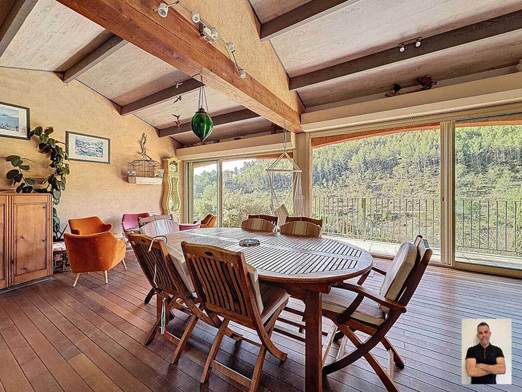 VINS-SUR-CARAMY VINS-SUR-CARAMY Propriété familiale avec vue panoramique, piscine à débordement et 6 300 m² de terrain 13