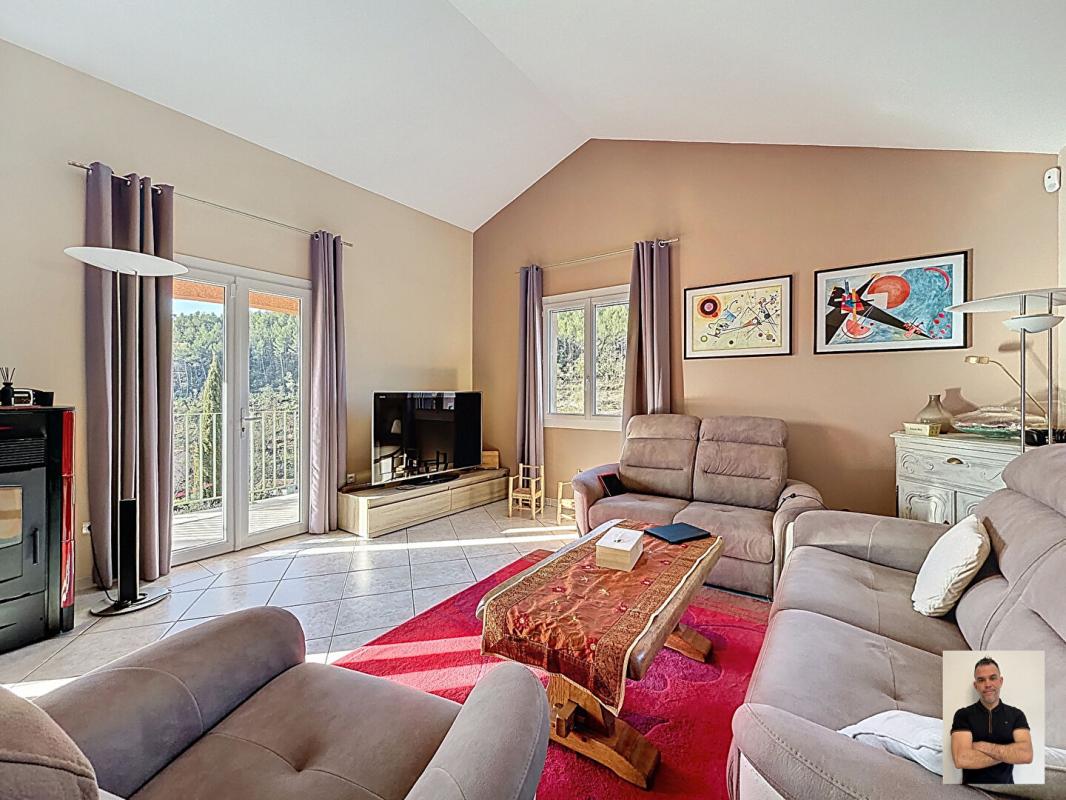 VINS-SUR-CARAMY VINS-SUR-CARAMY Propriété familiale avec vue panoramique, piscine à débordement et 6 300 m² de terrain 5