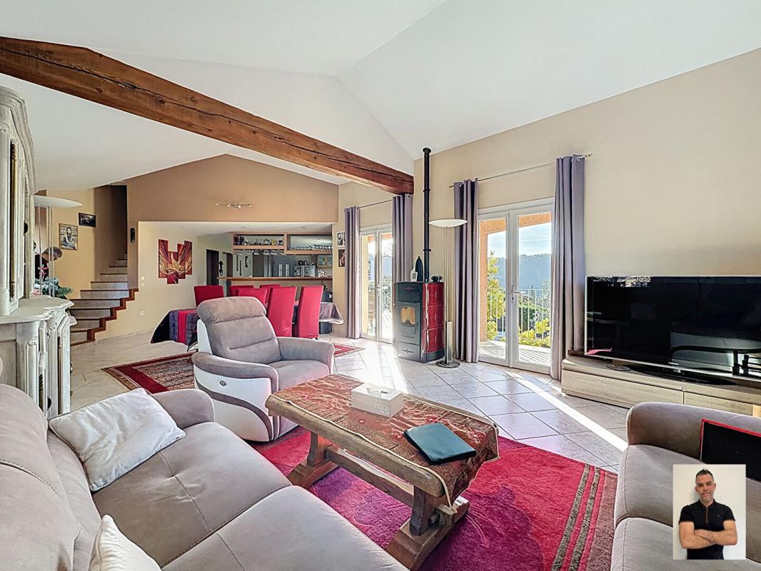 VINS-SUR-CARAMY VINS-SUR-CARAMY Propriété familiale avec vue panoramique, piscine à débordement et 6 300 m² de terrain 6