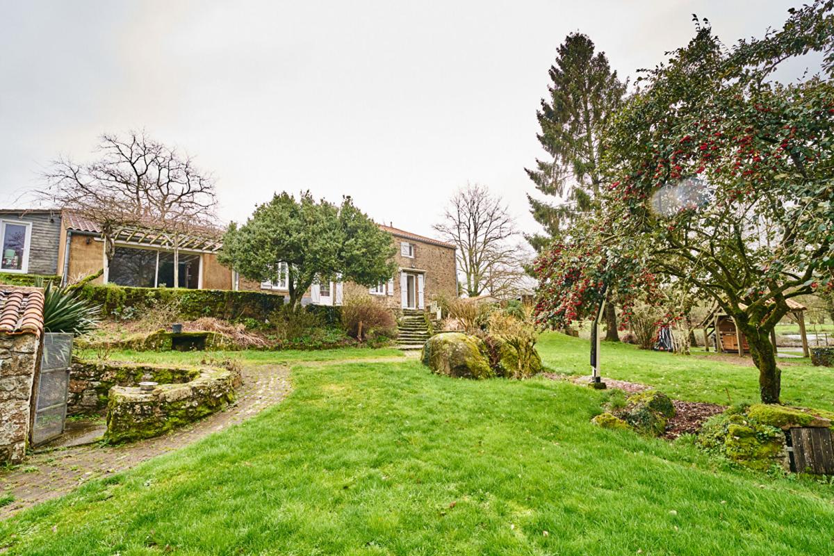 LA VERRIE Maison La Verrie 7 pièces 203 m2 5