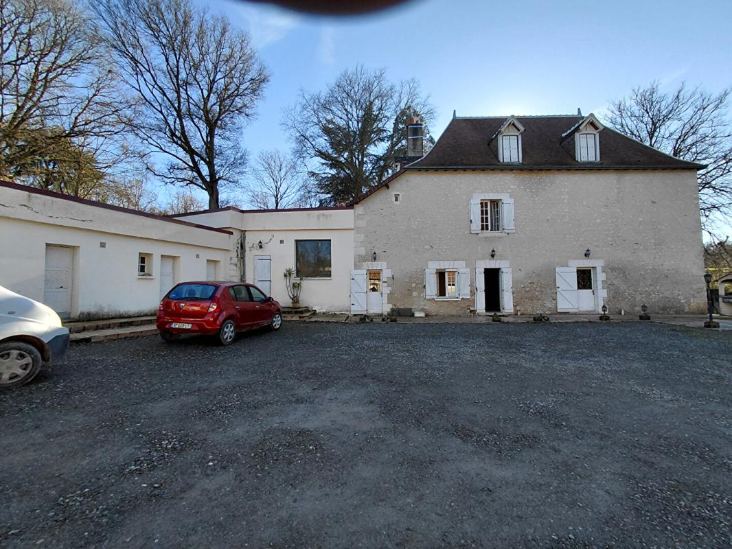 CHATILLON-SUR-INDRE moulin de la parelle Chatillon sur indre 270 m2 1