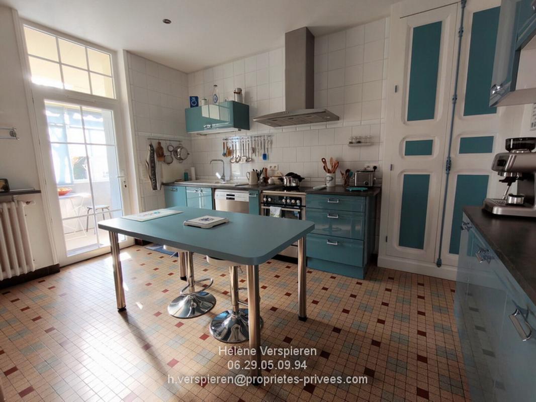 LE BUISSON-DE-CADOUIN Maison Le Buisson De Cadouin 7 pièce(s) 147 m2 Jardin de1216 M2 7