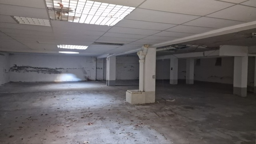 PERPIGNAN Opportunité d'investissement comprenant 3 lots, 1 appart T2, un local , et un parking  de 350 m² 12