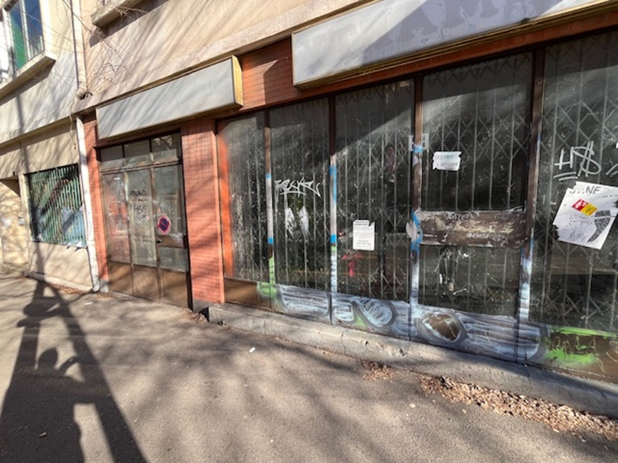 PERPIGNAN Opportunité d'investissement comprenant 3 lots, 1 appart T2, un local , et un parking  de 350 m² 18