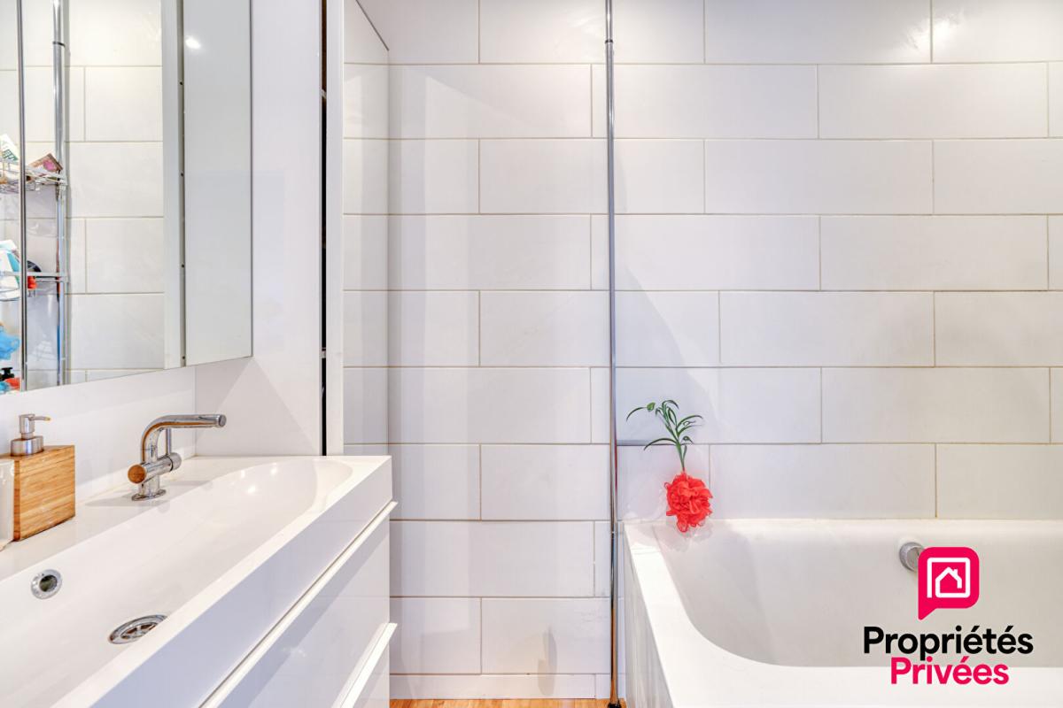 DECINES-CHARPIEU Coup de coeur assuré - Maison 6 pièces 137 m² 16