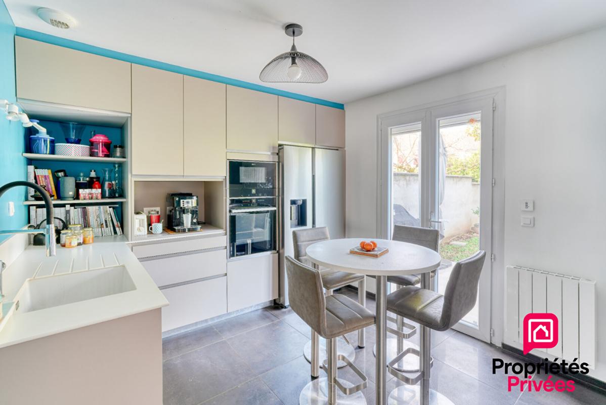 DECINES-CHARPIEU Coup de coeur assuré - Maison 6 pièces 137 m² 7