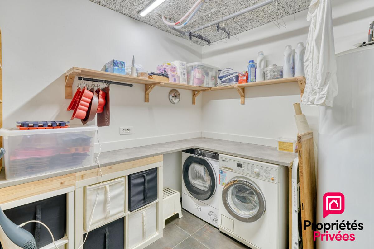 DECINES-CHARPIEU Coup de coeur assuré - Maison 6 pièces 137 m² 9