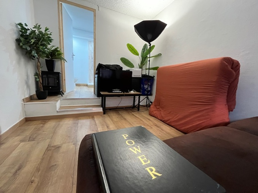 PERPIGNAN Opportunité d'investissement comprenant 2 lots, 1 appart T2, un parking  de 350 m² 15