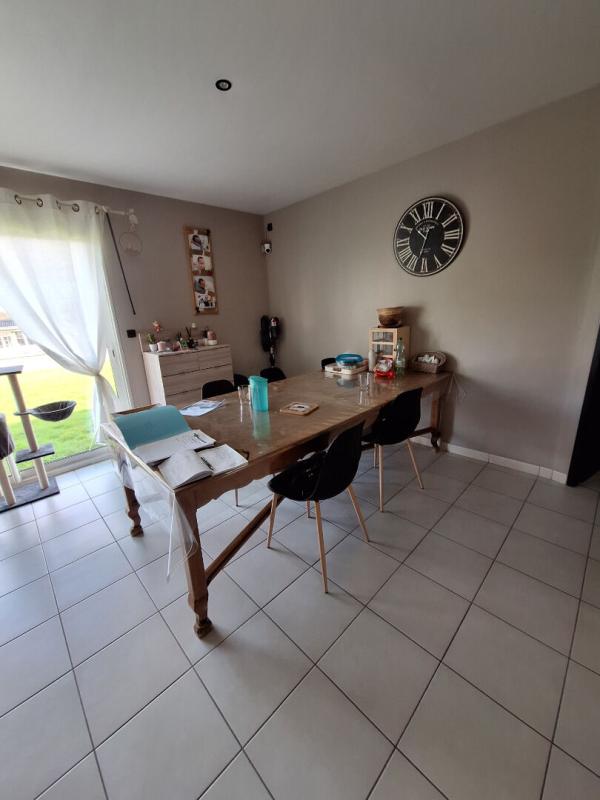 SAINT-CYR-DU-RONCERAY Maison de plain-pied avec piscine 5