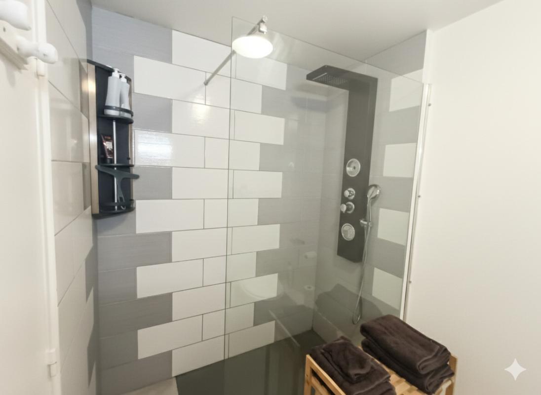 HYERES EXCLUSIVITÉ : T2 de Charme à 2 pas de la mer ? L'Agade (83) 7