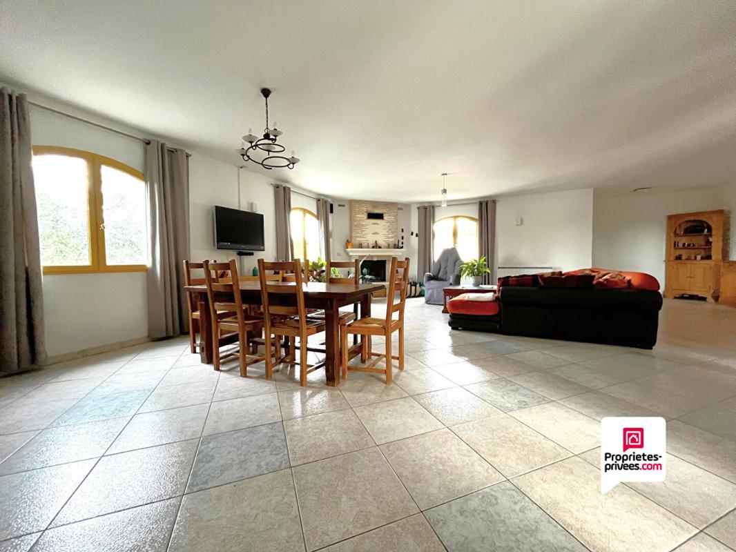 SAINT-AUNES Villa T7 SAINT AUNES  de 210m² avec vue imprenable et piscine 4