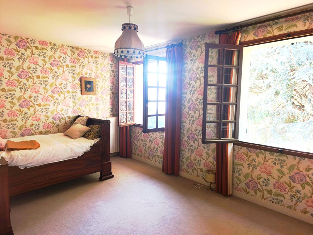 ROMAGNAT Maison familiale lumineuse à rénover - Romagnat 14