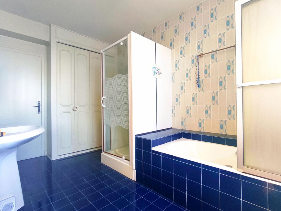 ROMAGNAT Maison familiale lumineuse à rénover - Romagnat 15