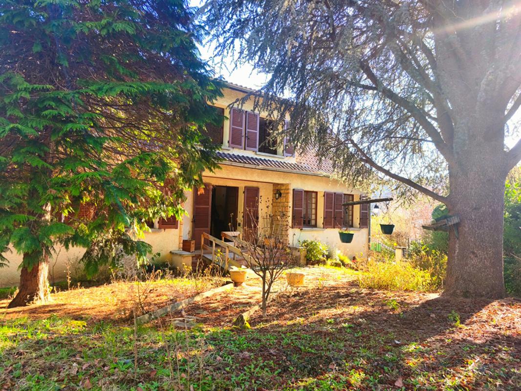 ROMAGNAT Maison familiale lumineuse à rénover - Romagnat 3