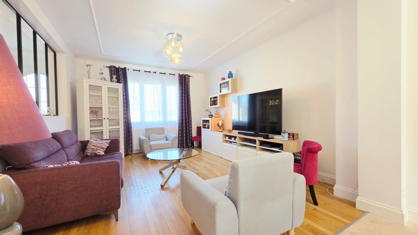 BOURGES BOURGES MAISON DE 139M² ENVIRON 5 CHAMBRES JARDIN SOUS-SOL 6