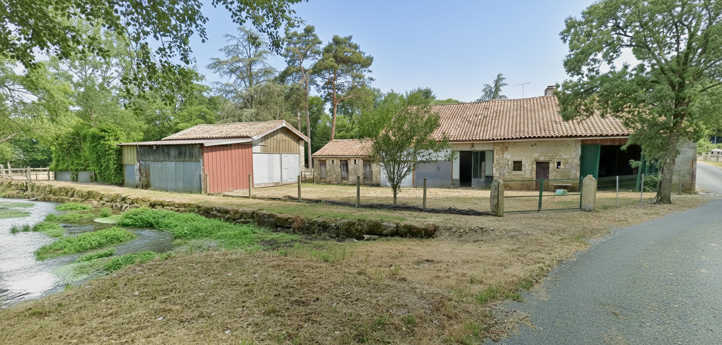 LEZAY Maison de caractère  avec rivière ,Piscine, Terrain 7 000 m² ,Lezay (79) 17