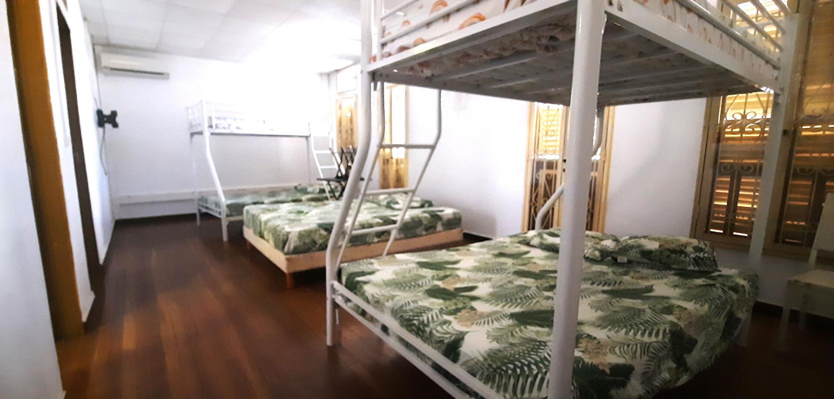 CAYENNE Cayenne MAISON ou BUREAUX 6 pièce(s) 156.55 m2 6