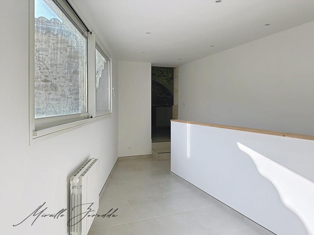 JONQUIERES-SAINT-VINCENT Jonquieres Saint Vincent Maison 5 pièces 177 m² avec exterieur et garage 11