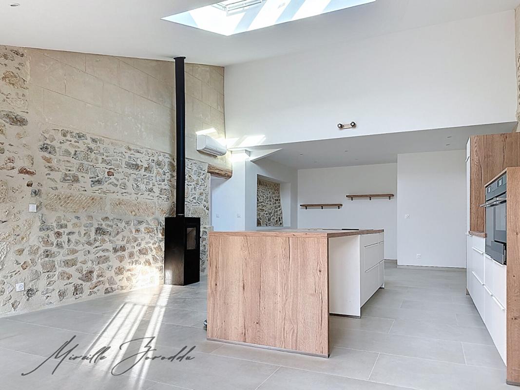 JONQUIERES-SAINT-VINCENT Jonquieres Saint Vincent Maison 5 pièces 177 m² avec exterieur et garage 3