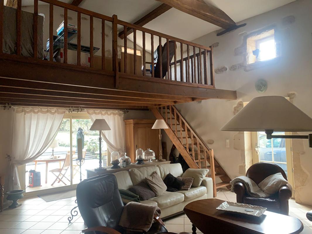 MOUZEUIL-SAINT-MARTIN Maison Mouzeuil Saint Martin 7 pièce(s) 180 m2 13