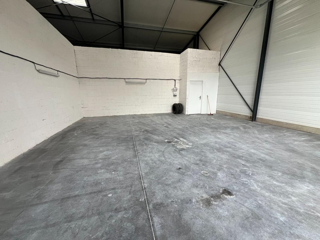 SENLIS FLEURINES - LOCATION LOCAL D'ACTIVITE 168 M² 2