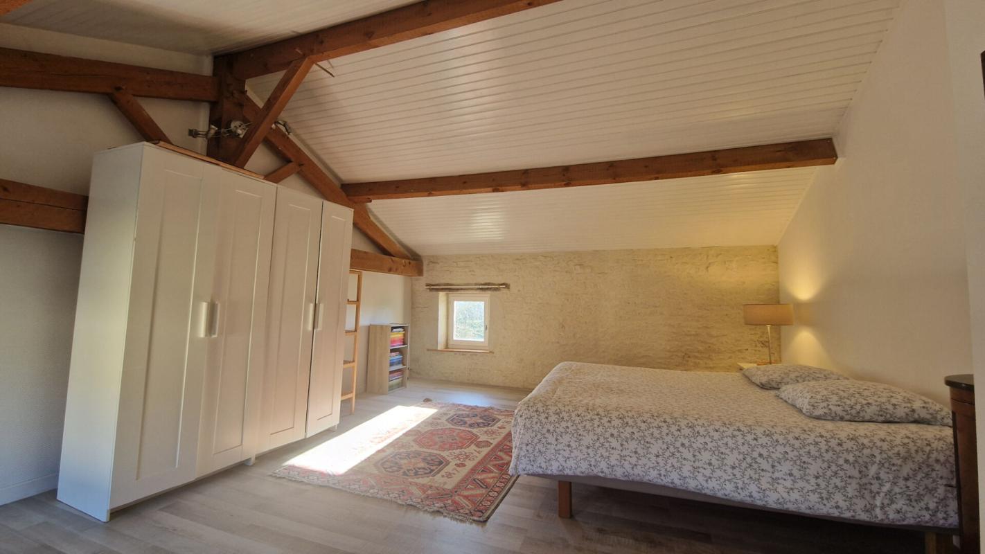 MOUGON-THORIGNÉ Maison Aigondigne 7 pièce(s) 204 m2 14