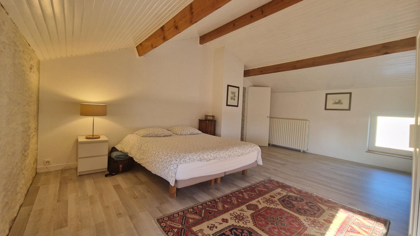 MOUGON-THORIGNÉ Maison Aigondigne 7 pièce(s) 204 m2 15