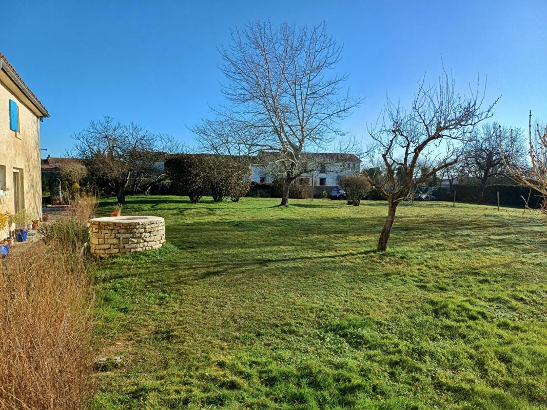 MOUGON-THORIGNÉ Maison Aigondigne 7 pièce(s) 204 m2 18