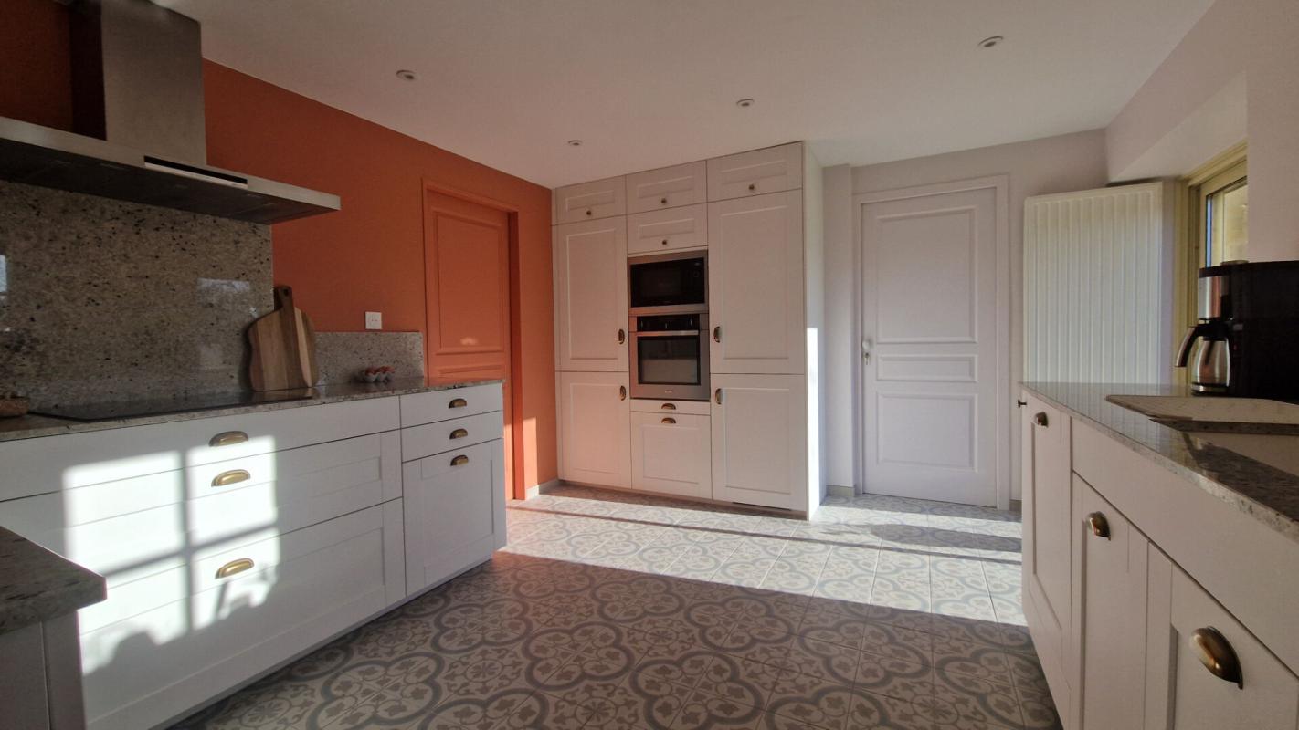 MOUGON-THORIGNÉ Maison Aigondigne 7 pièce(s) 204 m2 7