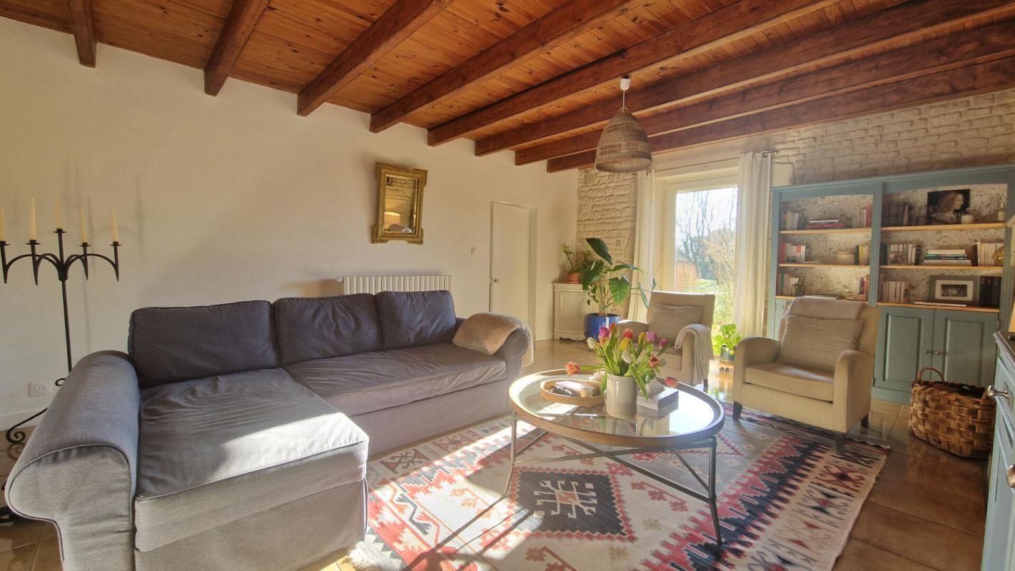 MOUGON-THORIGNÉ Maison Aigondigne 7 pièce(s) 204 m2 4