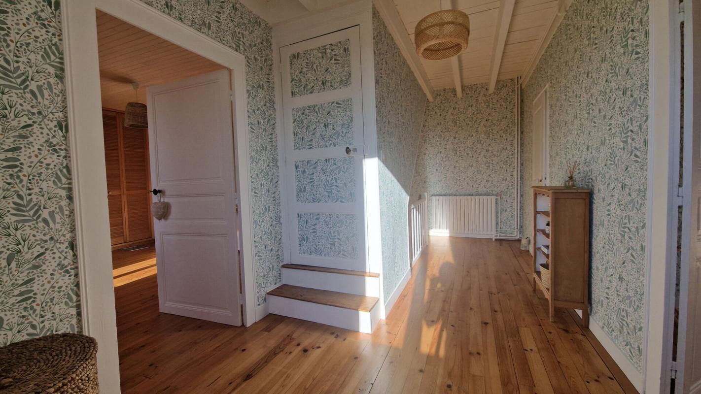 MOUGON-THORIGNÉ Maison Aigondigne 7 pièce(s) 204 m2 8