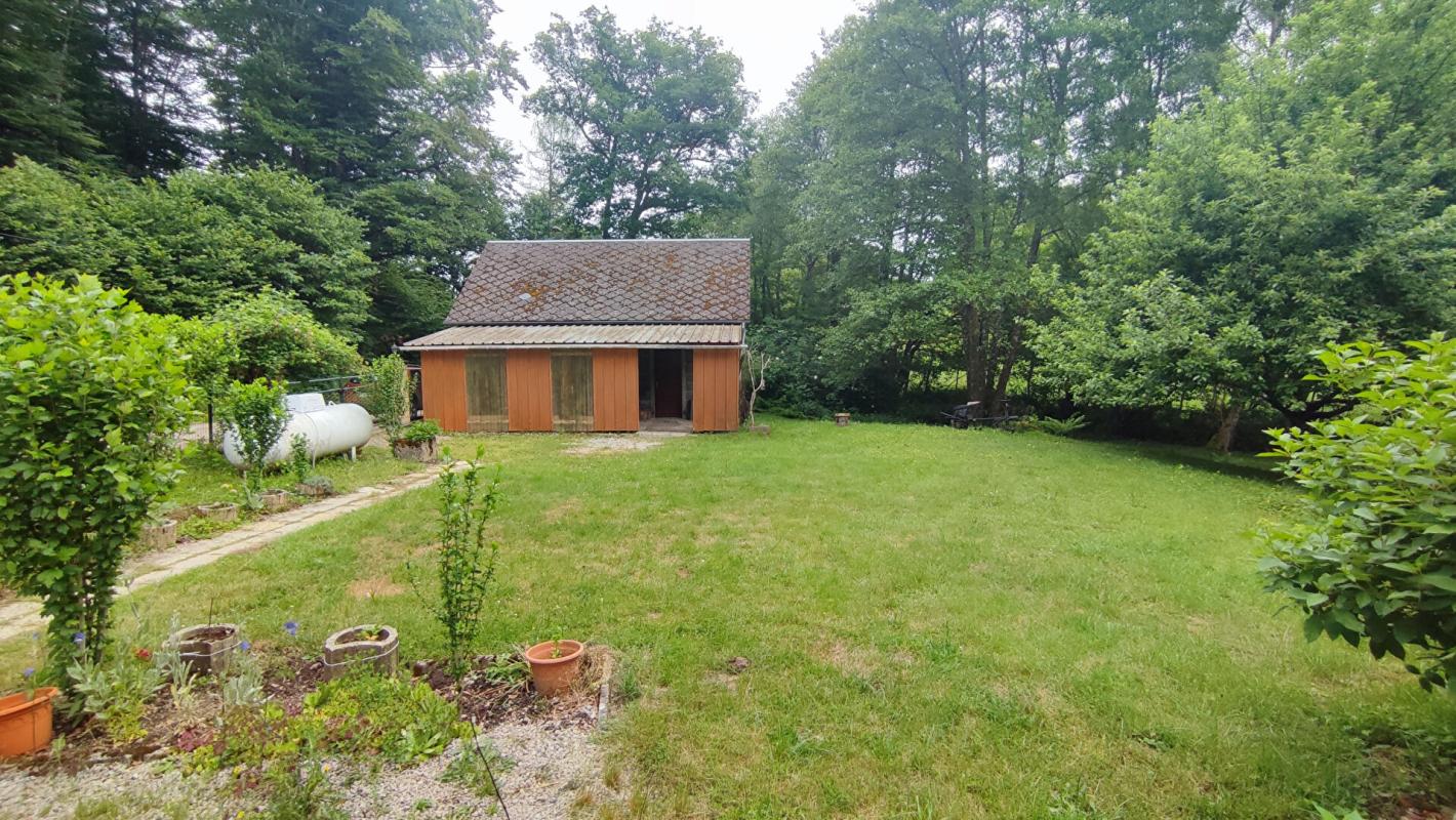 SERANDON Maison de plain pied avec double garage 19160 Sérandon 2