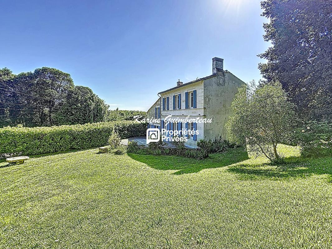 FRONSAC Fronsadais : Maison type Girondine en pierre 208 m2 + dépendance 15