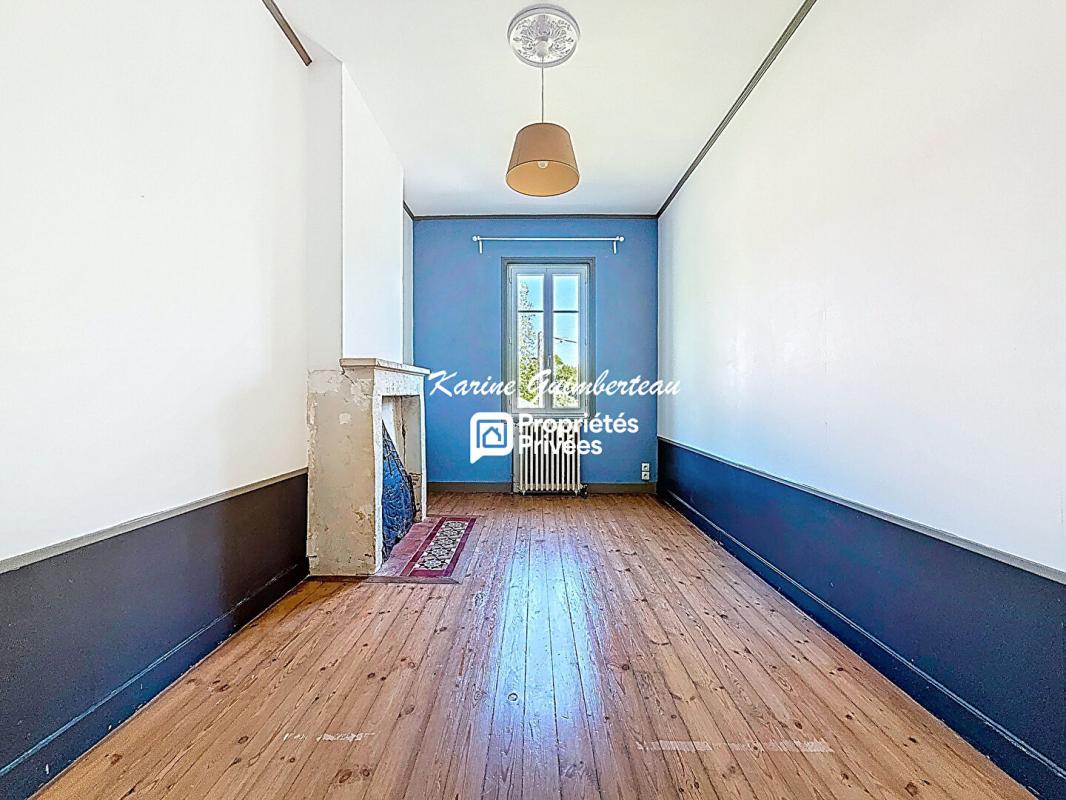 FRONSAC Fronsadais : Maison type Girondine en pierre 208 m2 + dépendance 17